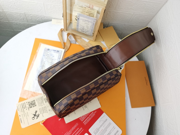 ルイヴィトンバッグ着用イメージ